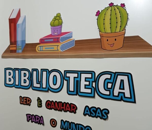 Decoração de porta biblioteca - Imagem 6